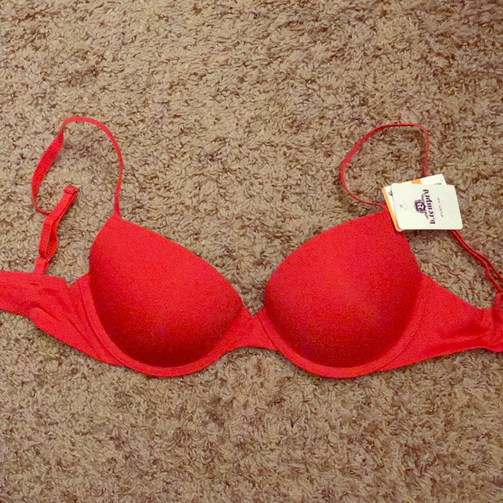 B.tempt’d by Wacoal red push-up bra size 30DD NWT